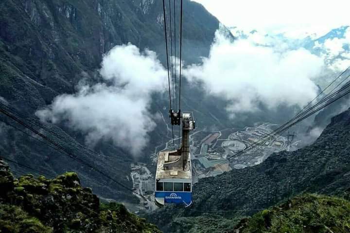 Gunung Bijih: Tambang Tembaga dan Emas Raksasa di Tengah Keindahan Pegunungan Papua