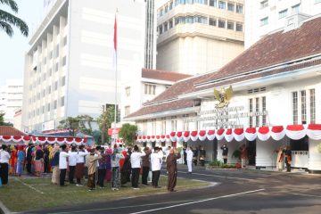Kemenko PMK Gelar Kegiatan Upacara Pengibaran Bendera Merah Putih