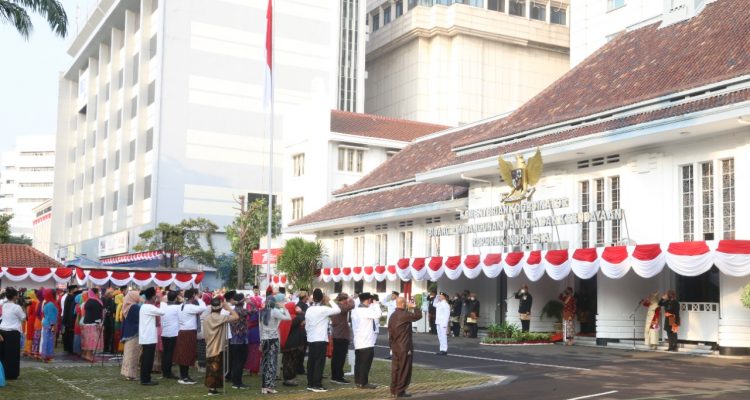 Kemenko PMK Gelar Kegiatan Upacara Pengibaran Bendera Merah Putih