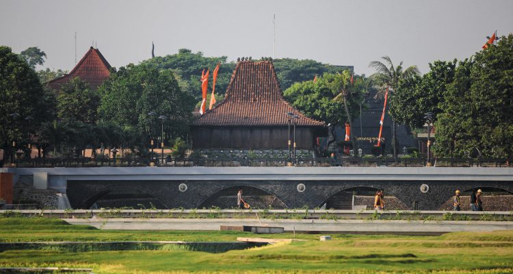 Beautifikasi Anjungan Daerah di TMII Mencapai 98 Persen