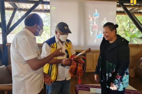 Menteri Basuki Meninjau Kampus Desa Bambu Turetogo di Bajawa, NTT