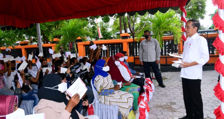 Bantuan Sosial Diberikan Presiden Jokowi Bagi Peserta PKH Maluku Tenggara
