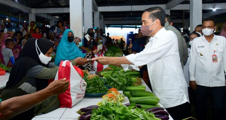 Presiden Lanjut Berikan Bansos Berupa BLT BBM dan Sembako