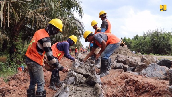 Kementerian PUPR Laksanakan Kegiatan dengan Skema Padat Karya