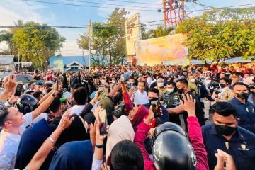 Antusiasme Masyarakat Baubau Sambut Kedatatangan Presiden Jokowi