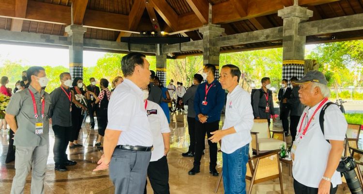 Presiden Jokowi Mengajak Pemimpin G20 ke Tahura Bali