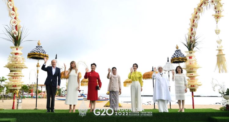 Ibu Iriana Bertemu Para Pendamping Pemimpin G20