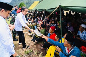 Presiden Meninjau Langsung Sejumlah Lokasi Terdampak Gempa di Cianjur