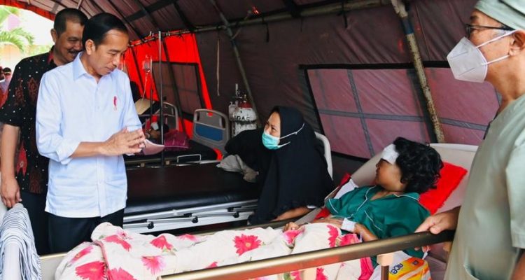 Presiden Kunjungi RSUD Sayang Cianjur Bertemu Pasien Korban Gempa