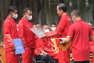 Penyerahan Bonus Bagi Atlet ASEAN Paragames XI 2022