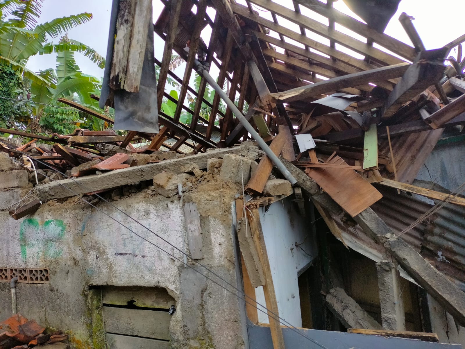 Foto Gempa Cianjur: Kelurahan Ciherang, Kecamatan Pacet, Kabupaten Cianjur