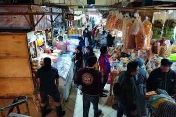 Suasana Pasar Desa Cipanas, Kabupaten Cianjur Mulai Ramai