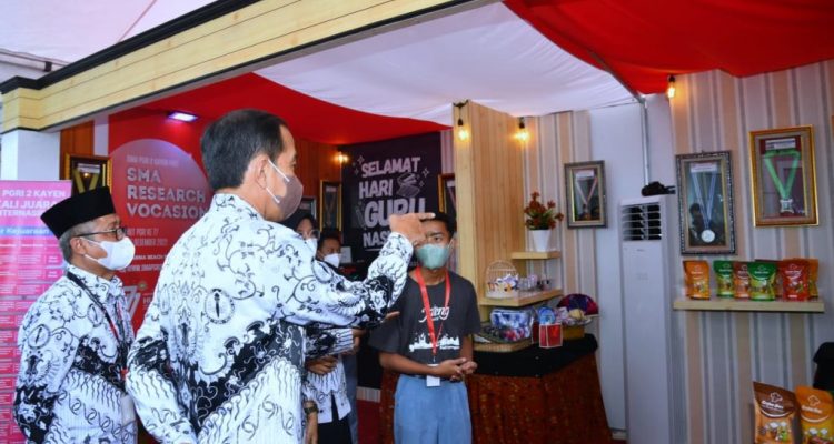 Presiden Jokowi Hadiri Puncak Peringatan HUT Ke-77 PGRI