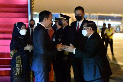 Presiden Jokowi dan Ibu Iriana Sudah Tiba di Tanah Air