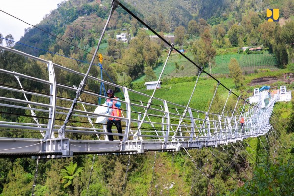 Kementerian PUPR Selesaikan Jembatan Kaca Seruni Point di KSPN Bromo - Tengger - Semeru