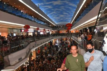 Ribuan Masyarakat Manado Menyambut Presiden Jokowi