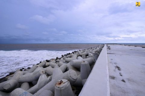 Kementerian PUPR melalui Balai Besar Wilayah Sungai (BBWS) Serayu Opak, Ditjen Sumber Daya Air membangun sejumlah prasarana pengendali banjir pada Daerah Aliran Sungai (DAS) Bogowonto dan Serang