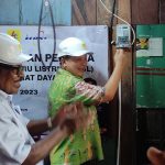 Terang di penjuru Indonesia semakin nyata. Sepanjang tahun 2022 lalu, sebanyak 340 rumah tangga di Provinsi Papua Barat Daya menerima bantuan sambungan instalasi listrik gratis dari Pemerintah Tahun 2023 ini program bertajuk Bantuan Pasang Baru Listrik (BPBL) yang diinisiasi Kementerian Energi dan Sumber Daya Mineral (ESDM) ini akan dilanjutkan lagi.