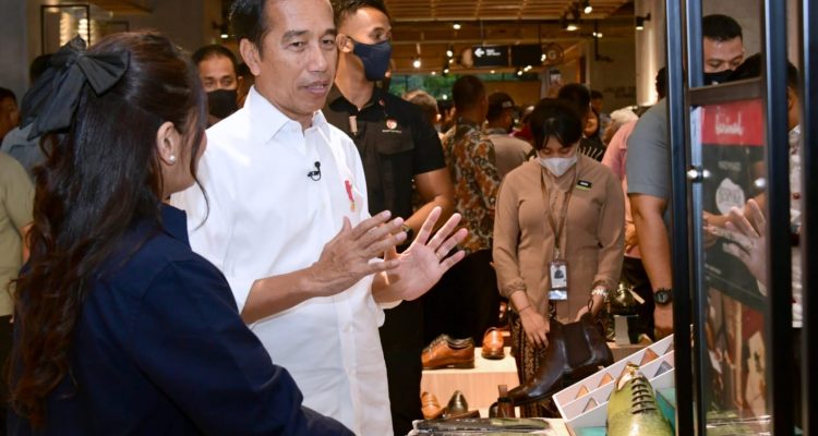Presiden menjelaskan bahwa ASEAN merupakan kawasan yang memiliki potensi yang sangat besar. Hal tersebut mencakup antara lain penduduknya yang mencapai lebih dari 650 juta jiwa serta pertumbuhan ekonomi yang relatif tinggi.