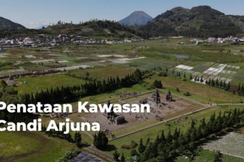 Kawasan wisata dataran tinggi Dieng memiliki potensi alam yang indah dengan udara yang masih alami dan sangat berpotensial untuk dikembangkan. Selain pemandangan alam yang indah, Dieng juga menyimpan banyak objek wisata geologi dan sejarah seperti Kawah Sikidang, Kawah Sileri, Telaga Warna, Gunung Prau, dan kawasan candi-candi.