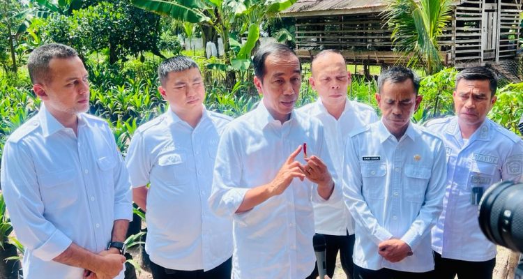 Presiden Jokowi Tegaskan Jalur Logistik dan Jalur Produksi Jangan Rusak