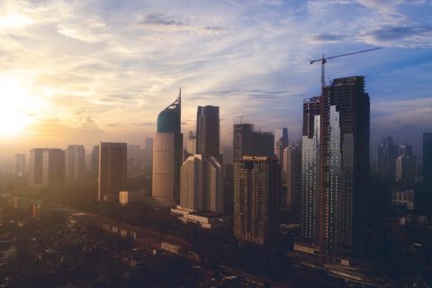Kinerja positif APBN tersebut ditopang oleh penerimaan negara yang mencapai Rp 1000,05 triliun atau 40,6 persen dari APBN, tumbuh 17,3 persen dibandingkan dengan tahun sebelumnya. Disamping itu, belanja negara juga tumbuh positif sebesar Rp 765,8 triliun atau 25 persen dari total belanja tahun ini, naik 2 persen dibandingkan dengan tahun kemarin.