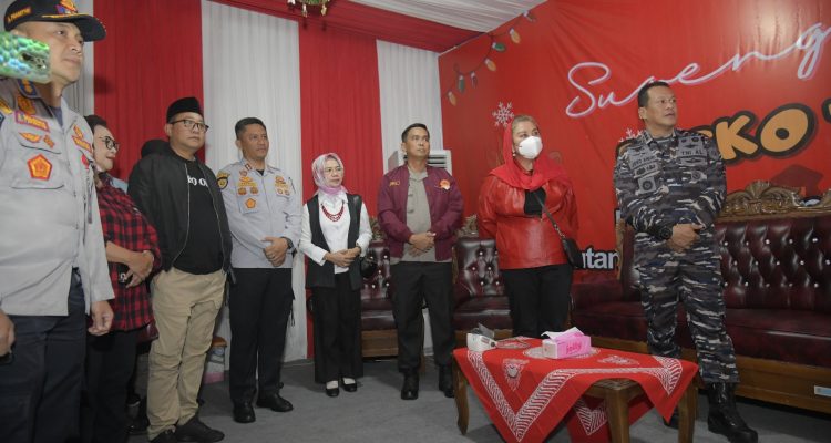 Malam Pergantian Tahun Kota Semarang dari Tugu Semarang