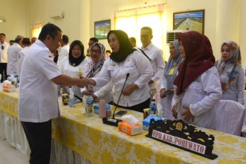 “Dari total anggaran tersebut sebesar Rp47 miliar bersumber dari APBD Provinsi Gorontalo dan Rp380,6 miliar dari dana APBN di Dinas Perhubungan dan Dinas Pertanian,” kata Ismail.