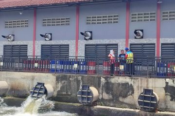 Kepala Dinas Pekerjaan Umum (DPU) Kota Semarang, Suwarto mengatakan, penanganan banjir yang terjadi tiga hari terakhir telah dilakukan secara maksimal. Seluruh pompa dioptimalkan secara penuh.