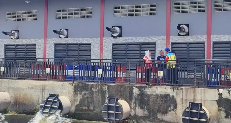 Kepala Dinas Pekerjaan Umum (DPU) Kota Semarang, Suwarto mengatakan, penanganan banjir yang terjadi tiga hari terakhir telah dilakukan secara maksimal. Seluruh pompa dioptimalkan secara penuh.