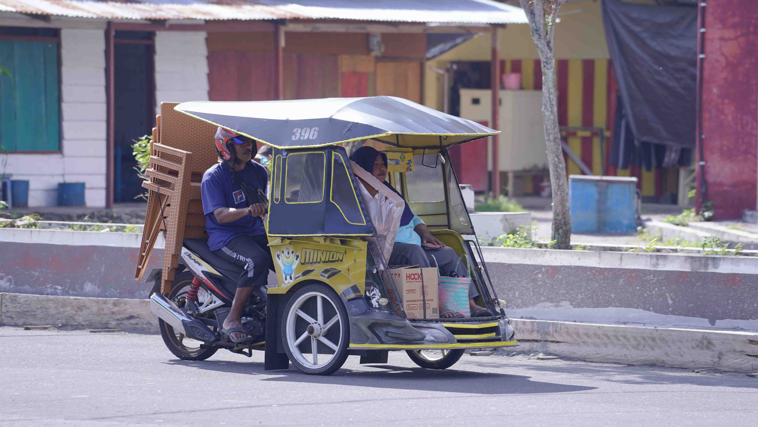 Transportasi Becak Motor di Tidore Kepulauan, Maluku Utara - Berita Daerah
