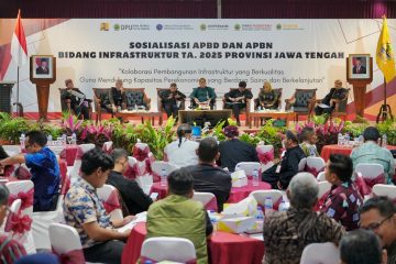 menjelang arus mudik dan arus balik Lebaran tahun ini, kondisi jalan di Jawa Tengah dalam kondisi siap. Menurutnya, ada kondisi jalan yang memang perlu dilakukan perbaikan serius, dan sebagian dilakukan tambal sulam.