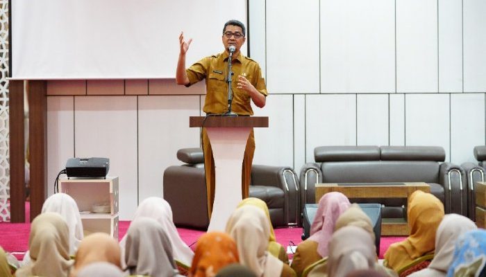 Marthunis menyampaikan bahwa tantangan dunia pendidikan saat ini tidak hanya berkaitan dengan aspek teknis atau kurikulum, melainkan juga menyangkut kepemimpinan yang adaptif dan responsif terhadap perkembangan zaman dan kebutuhan masyarakat.
