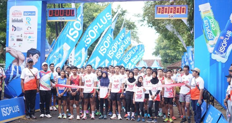 Ribuan Orang Meriahkan BIMA CEPU RUN 25 di Blora