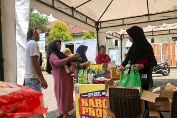Hari ini, pasar murah dilaksanakan di dua lokasi, yaitu di Lapangan Lugjag, Rogojampi, dan Ruang Terbuka Hijau (RTH) Singojuruh. Operasi pasar ini merupakan kolaborasi antara beberapa Satuan Kerja Perangkat Daerah (SKPD) dan ritel modern.
