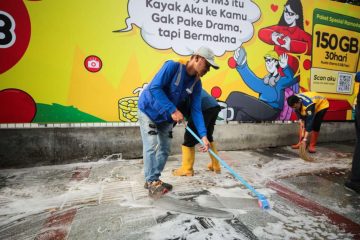 Farhan pun berjanji akan memperjuangkan kenaikan honor untuk para Gober, sekaligus menambah jumlah petugas agar kebersihan kota bisa lebih terjaga.