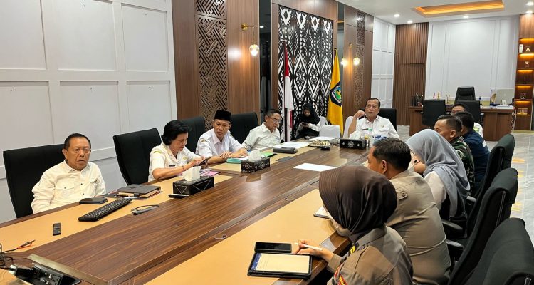 Gubernur menjelaskan bahwa menjelang panen raya yang diperkirakan berlangsung dalam waktu satu bulan ke depan, Pemerintah Provinsi NTB telah melakukan koordinasi intensif dengan Bulog serta sejumlah pelaku usaha swasta untuk memastikan serapan hasil panen jagung petani dapat dilakukan secara optimal.