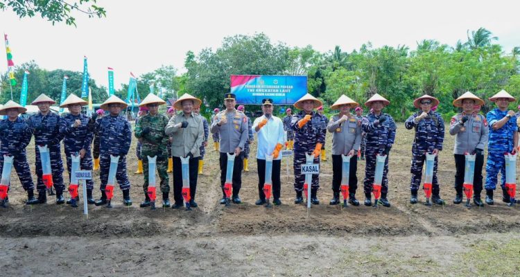 “Takalar adalah salah satu daerah penghasil rumput laut terbesar di Sulawesi Selatan. Potensinya besar dan perlu terus kita kembangkan,” kata Andi Sudirman.