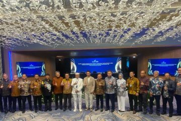 Gubernur Dedi Mulyadi, yang hadir sebagai representasi pemegang saham mayoritas dari Pemerintah Provinsi Jawa Barat (36%), menekankan bahwa seluruh pengusulan jajaran pimpinan didasarkan sepenuhnya pada asas profesionalitas, tanpa campur tangan politik atau kepentingan pribadi.
