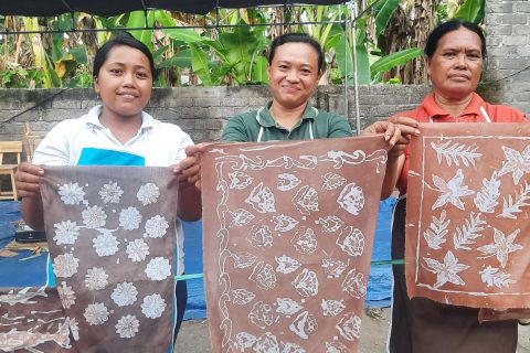 Untuk memperkuat peran perempuan di sektor kelautan dan perikanan, KKP telah menerbitkan dua peraturan menteri: Peraturan Menteri Kelautan dan Perikanan Nomor 43 Tahun 2023 tentang Pedoman Pelaksanaan PUG di Lingkungan KKP, dan Peraturan Menteri Nomor 51 Tahun 2016 tentang Pedoman Pemetaan Pelaksanaan PUG di Daerah.