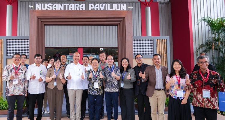 “Pasar dalam negeri kita besar, dengan hampir 300 juta penduduk dan kebutuhan sandang yang tinggi. Melindungi industri TPT berarti juga melindungi jutaan pekerja di sektor ini. Karena itu, kami memberikan berbagai insentif agar industri ini bisa terus berjalan,” jelas Agus.