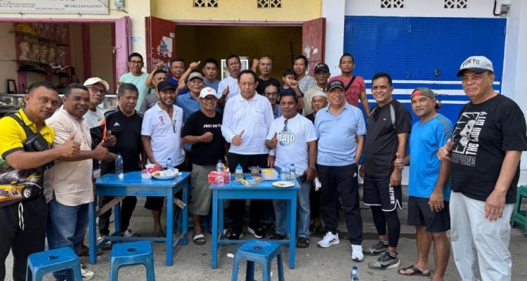 Warung kopi di Gorontalo bukan hanya tempat ngopi, tapi juga jadi tempat berkumpul dan berbagi pendapat. Di sini, semua orang bebas berbicara. Perbedaan pendapat tidak dianggap masalah, justru menjadi kekayaan. Kebersamaan dan kesederhanaan jadi ciri khas setiap obrolan.