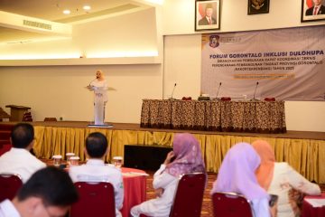 Wagub juga menegaskan pentingnya koordinasi yang kuat antar pemerintah daerah untuk mencegah tumpang tindih program serta memastikan efisiensi penggunaan anggaran. Ia menyoroti peran penting Bapppeda dalam menyelaraskan seluruh program di tingkat daerah.