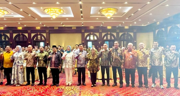 "SP2D Online ini akan sangat membantu proses pelaporan dan pembayaran keuangan daerah. Sistem ini lebih akuntabel, dan Gorontalo beruntung karena hanya menggunakan satu aplikasi, tidak pakai dua sistem seperti yang sempat dikhawatirkan,” ujar Idah.