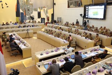 "Provinsi Banten merupakan daerah dengan tingkat kemandirian fiskal tertinggi di Indonesia pada tahun 2024," ungkap Rifqinizamy dalam Rapat Kerja (Raker) dan Rapat Dengar Pendapat (RDP) Komisi II DPR RI bersama Kementerian Dalam Negeri dan kepala daerah seluruh Indonesia, yang berlangsung di Gedung Nusantara III, DPR RI, Jakarta, Senin (28/4/2025).
