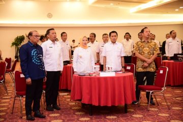 Ia juga menambahkan, hasil forum ini diharapkan dapat mendukung visi dan misi Gubernur dan Wakil Gubernur Gorontalo terpilih. Program prioritas yang disepakati akan dituangkan dalam berita acara dan ditandatangani bersama oleh perwakilan pemerintah, DPRD, dan jaringan masyarakat sipil.
