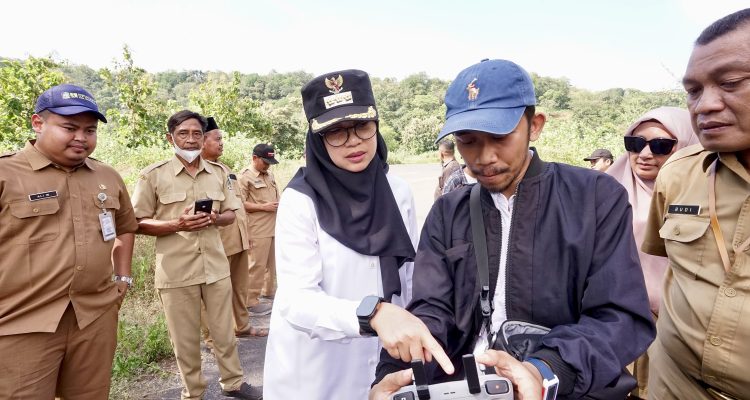 Bupati Banyuwangi, Ipuk Fiestiandani, berencana mengembangkan konsep wisata olahraga (sport tourism) dengan menyusuri jalur hutan menuju Waduk Bajulmati. Jalur ini melewati kawasan hutan milik Perhutani di wilayah utara Banyuwangi dan menyajikan pemandangan alam yang eksotis, termasuk aliran sungai yang potensial dijadikan sebagai daya tarik wisata.