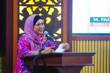 “Rancangan RPJMD 2025–2029 diarahkan untuk mewujudkan Kabupaten Batang yang mandiri dan berdaya saing. Penyusunan program pembangunan dilakukan dengan pendekatan partisipatif, baik dari atas ke bawah (top down) maupun dari bawah ke atas (bottom up), guna memastikan program yang dirancang benar-benar menjawab kebutuhan masyarakat,” ujarnya.