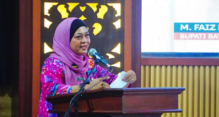 “Rancangan RPJMD 2025–2029 diarahkan untuk mewujudkan Kabupaten Batang yang mandiri dan berdaya saing. Penyusunan program pembangunan dilakukan dengan pendekatan partisipatif, baik dari atas ke bawah (top down) maupun dari bawah ke atas (bottom up), guna memastikan program yang dirancang benar-benar menjawab kebutuhan masyarakat,” ujarnya.