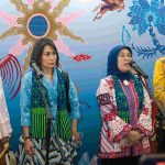 Reni menjelaskan bahwa meskipun permintaan batik tinggi, tantangan yang dihadapi juga makin besar. Salah satunya adalah menjaga keaslian dan kualitas batik. Karena itu, pemerintah terus memberikan pelatihan, bantuan, dan promosi bagi pelaku industri batik, terutama yang berasal dari sektor industri kecil dan menengah (IKM).